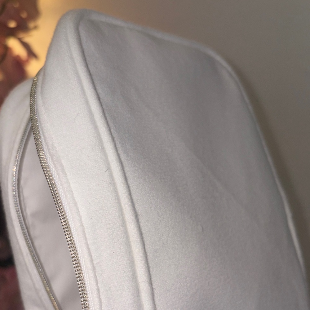 CHANEL White and Gold Beauty Pouch - Picture 9 of 9